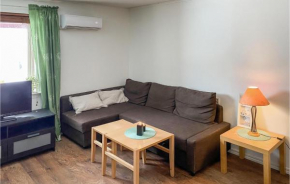 1 Bedroom Stunning Apartment In Sommen in Boxholm